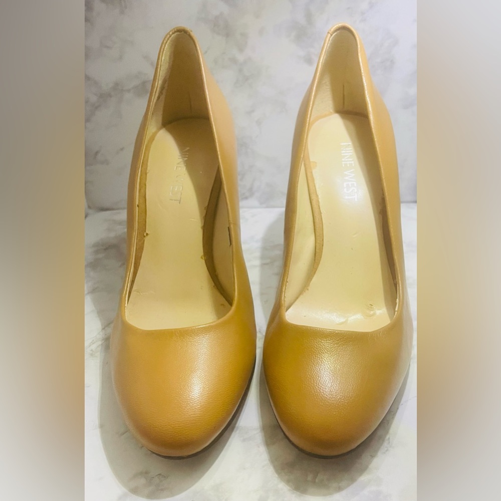 Nine West Round Toe Pump